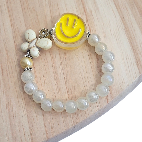 Hand Crafted Butterfly Kids Bracelet Smiley Face Acrylic Glass Stretch Size 6" - Picture 1 of 4